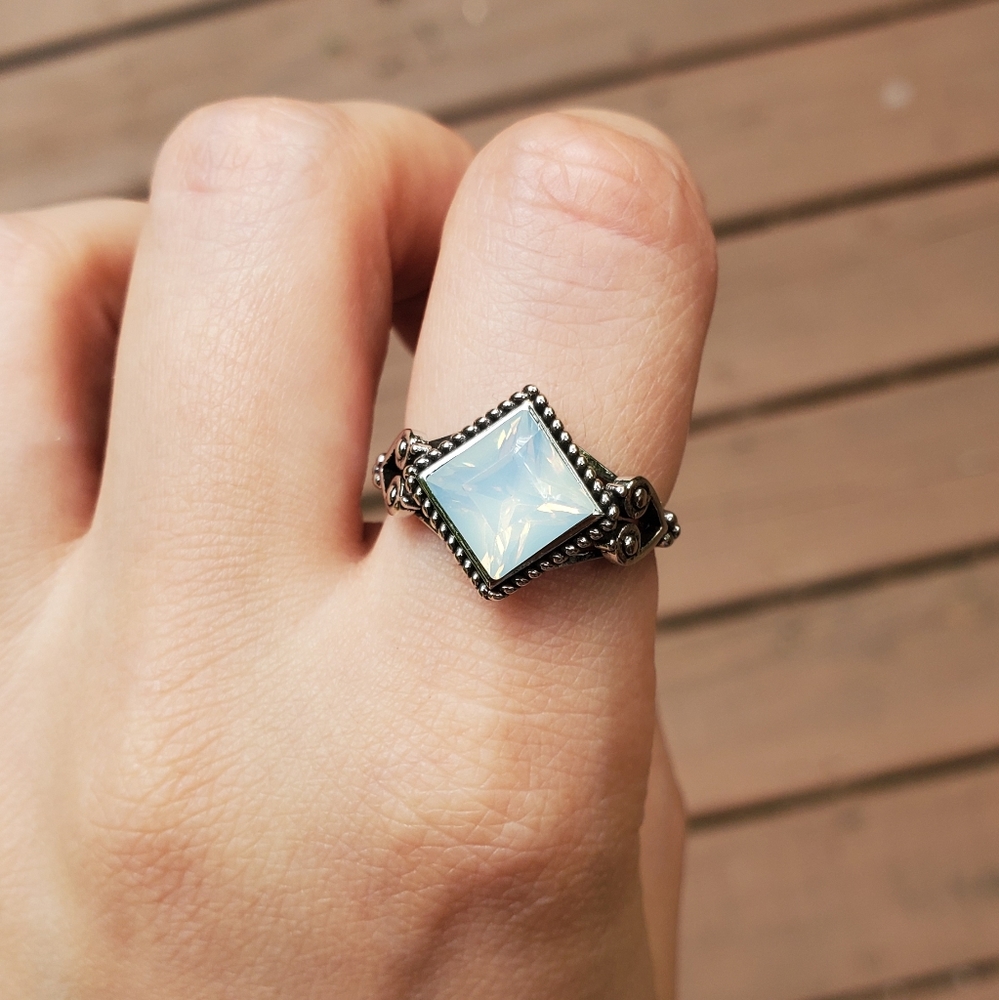 NWOT Silver Opal Moonstone Ring - Picture 4 of 11